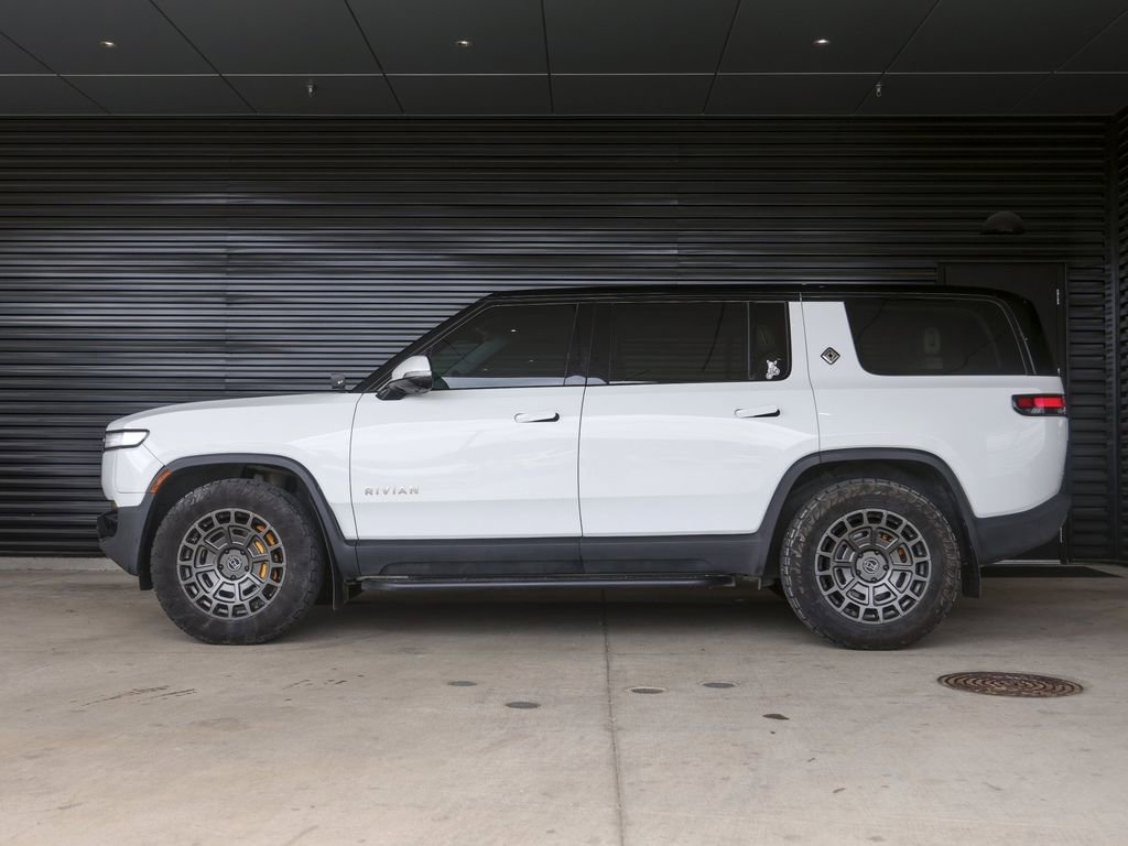 Used 2023 Rivian R1S Adventure image 2