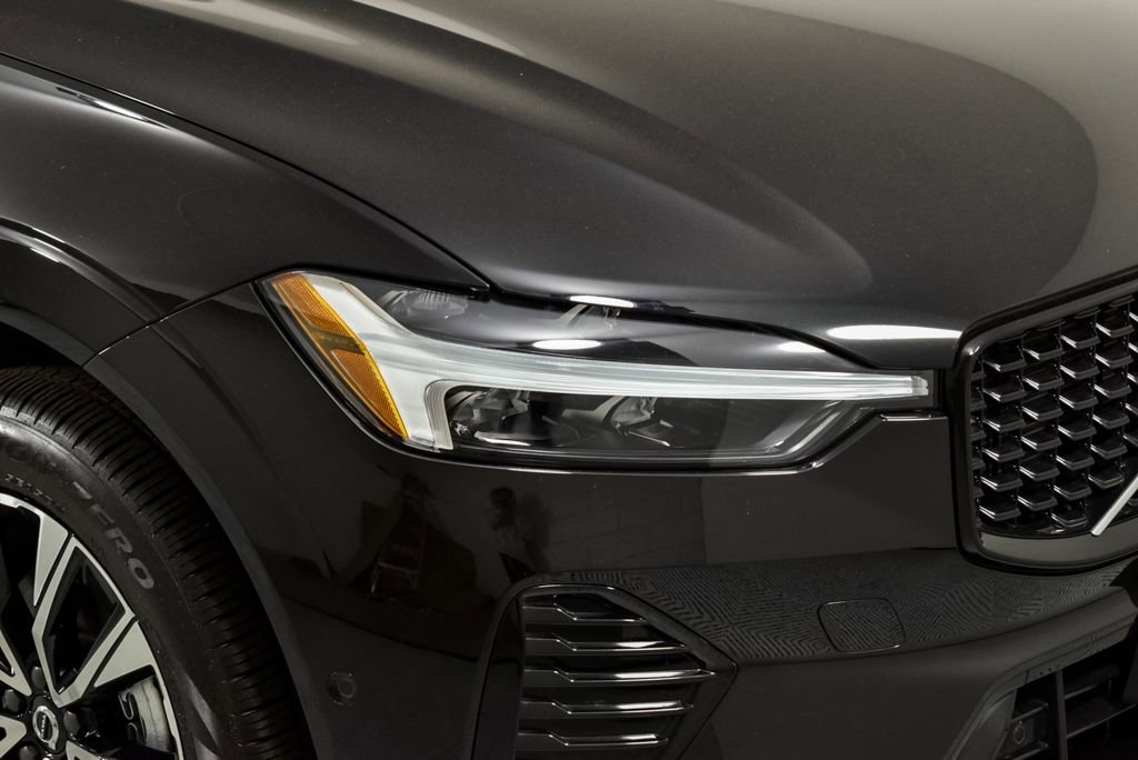 Certified 2025 Volvo XC60 B5 Plus image 37
