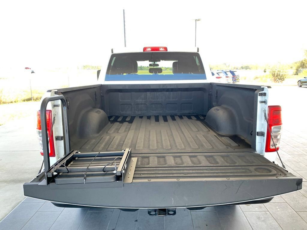 Used 2024 RAM 2500 Tradesman w/ Chrome Appearance Group image 13