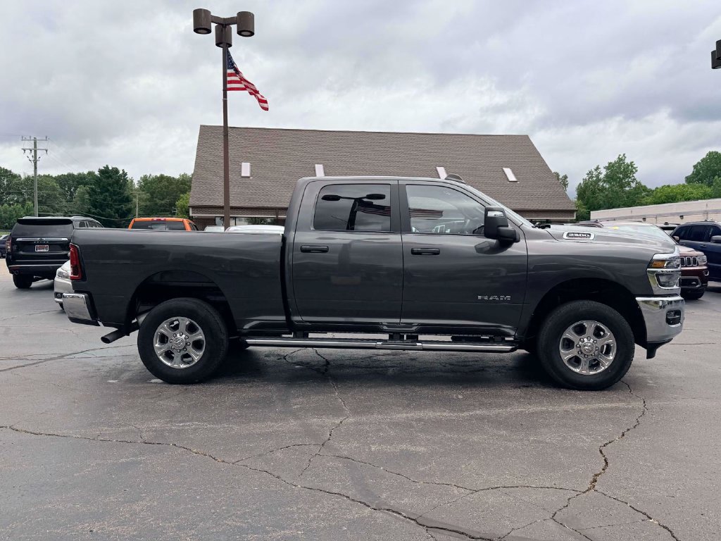 Used 2025 RAM 2500 Big Horn AWD/4WD image 7