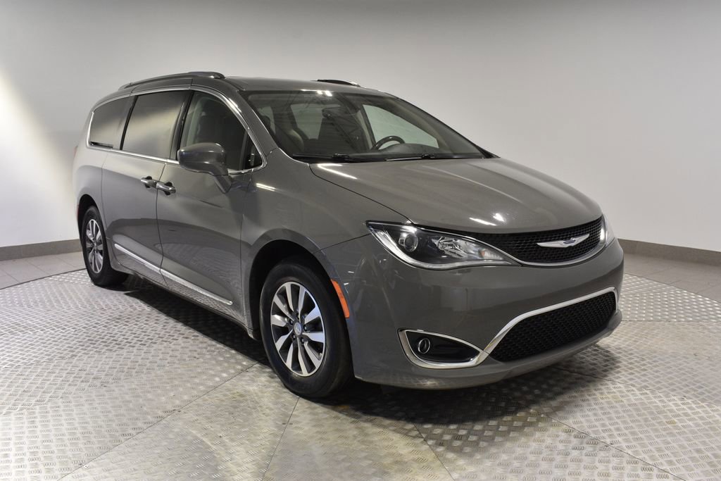 Used 2020 Chrysler Pacifica Touring-L Plus image 7