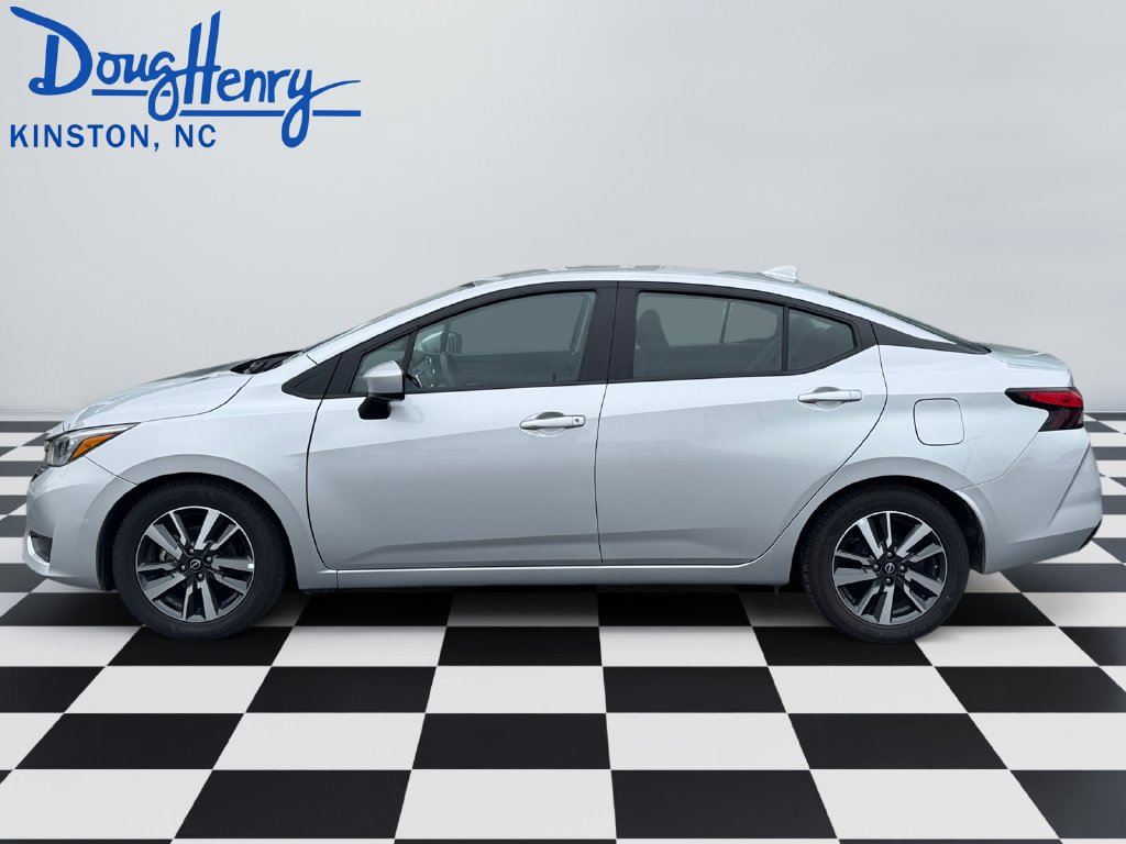 Used 2025 Nissan Versa SV FWD image 2