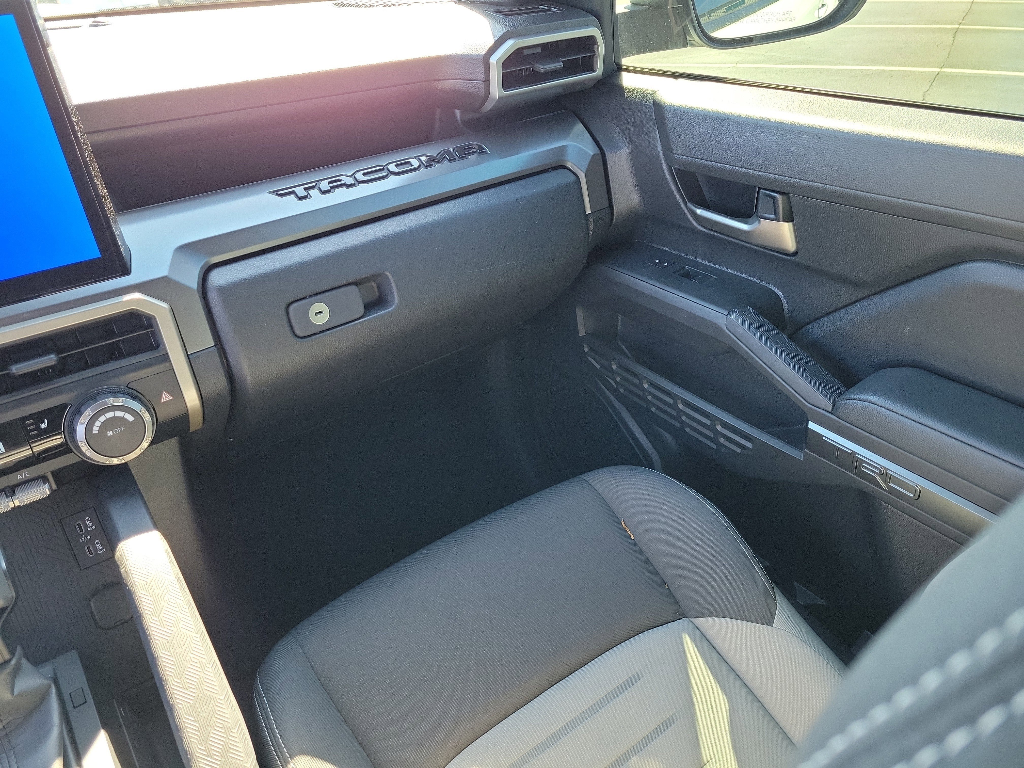 Used 2024 Toyota Tacoma TRD Sport w/ TRD Sport Upgrade Package image 17