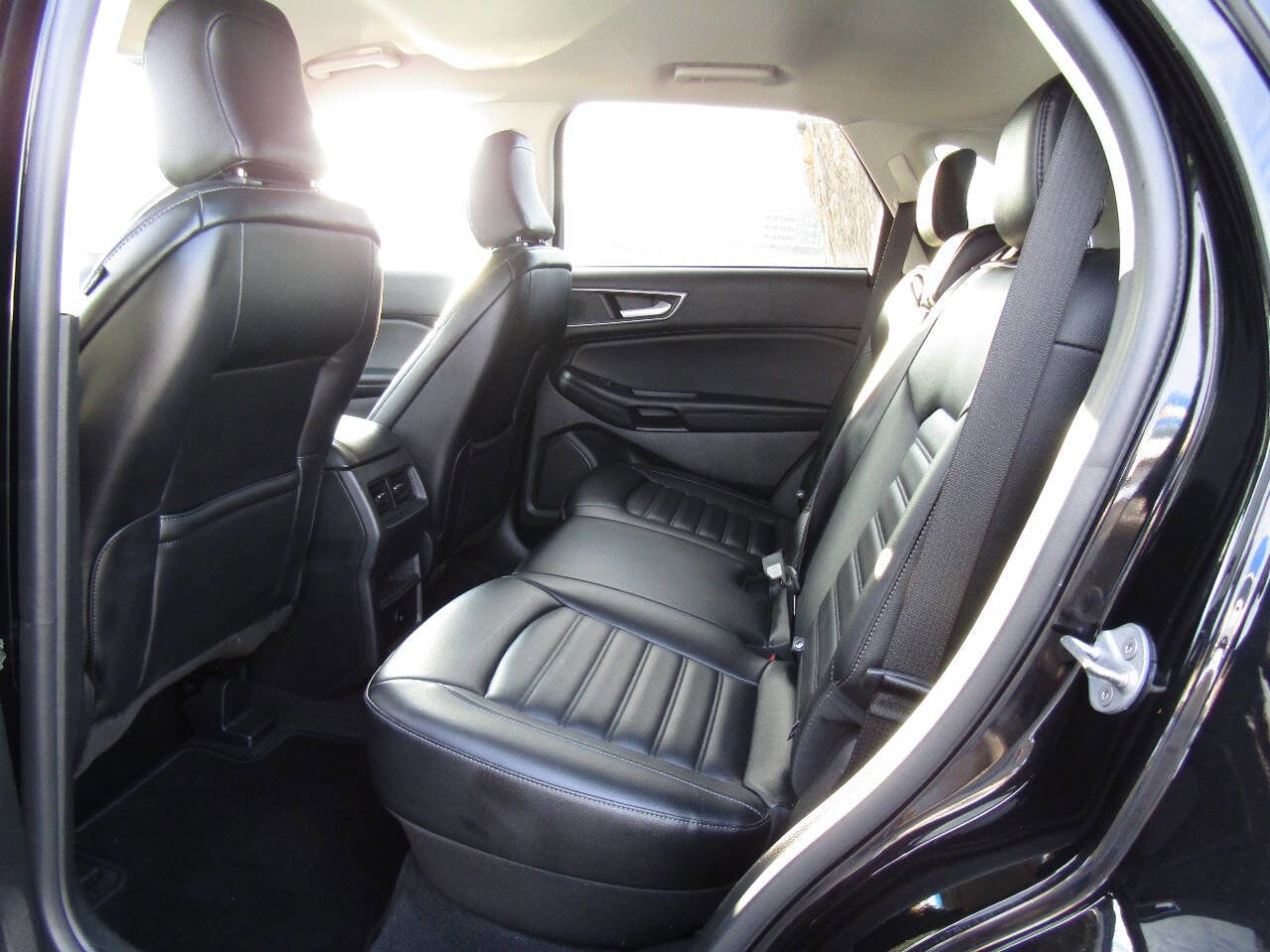 Used 2023 Ford Edge SEL image 11