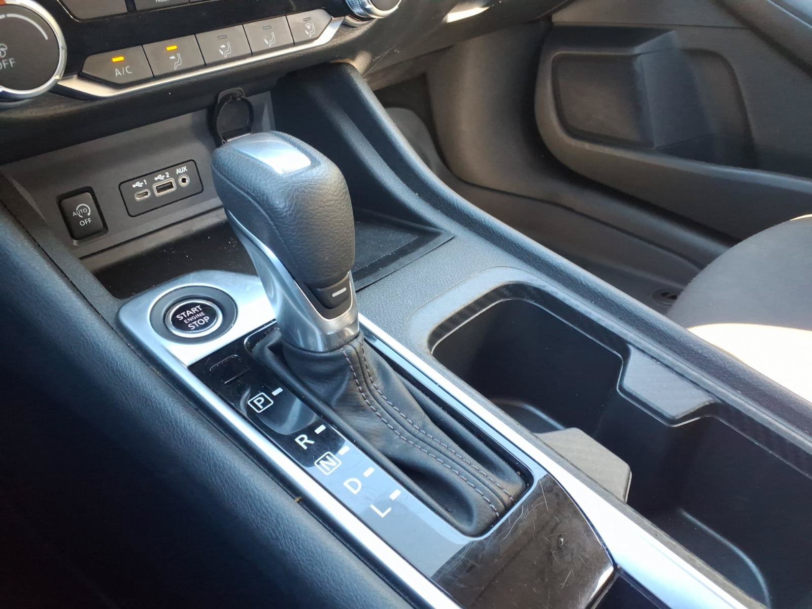 Used 2025 Nissan Sentra SV FWD image 16