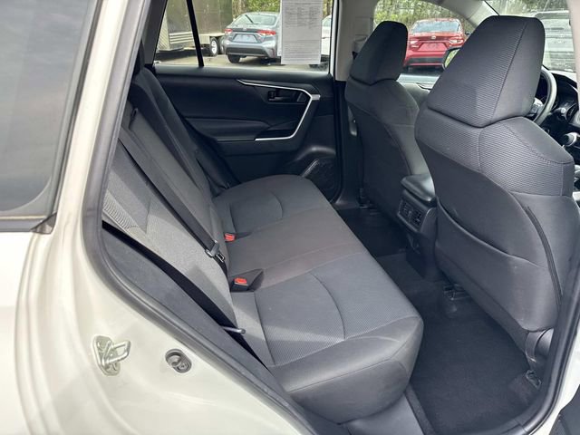 Used 2022 Toyota RAV4 LE image 11