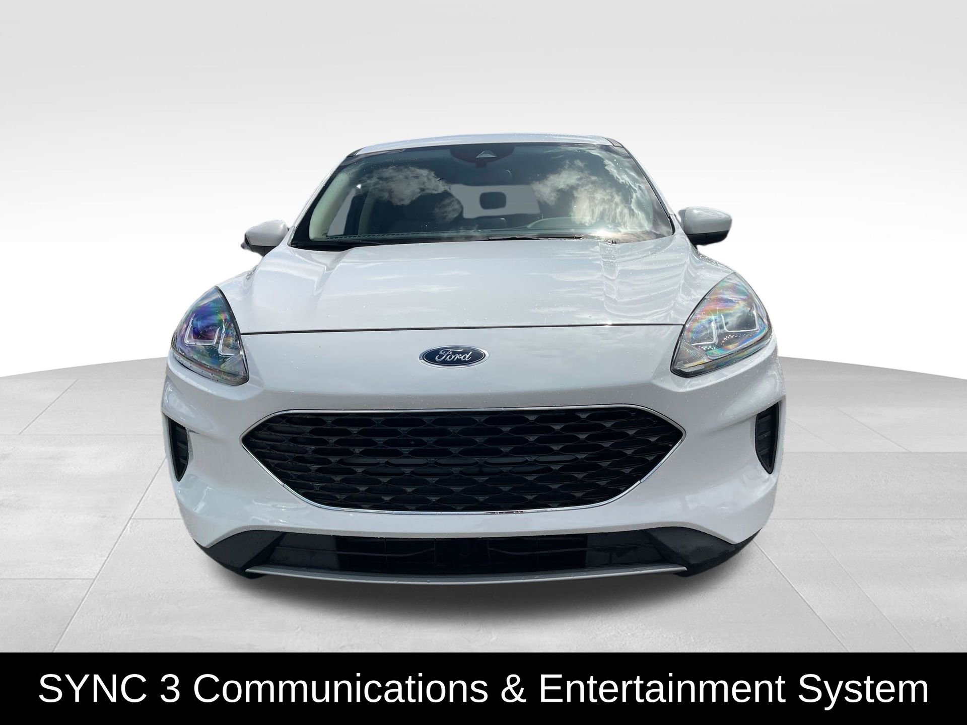 Used 2020 Ford Escape SE image 2