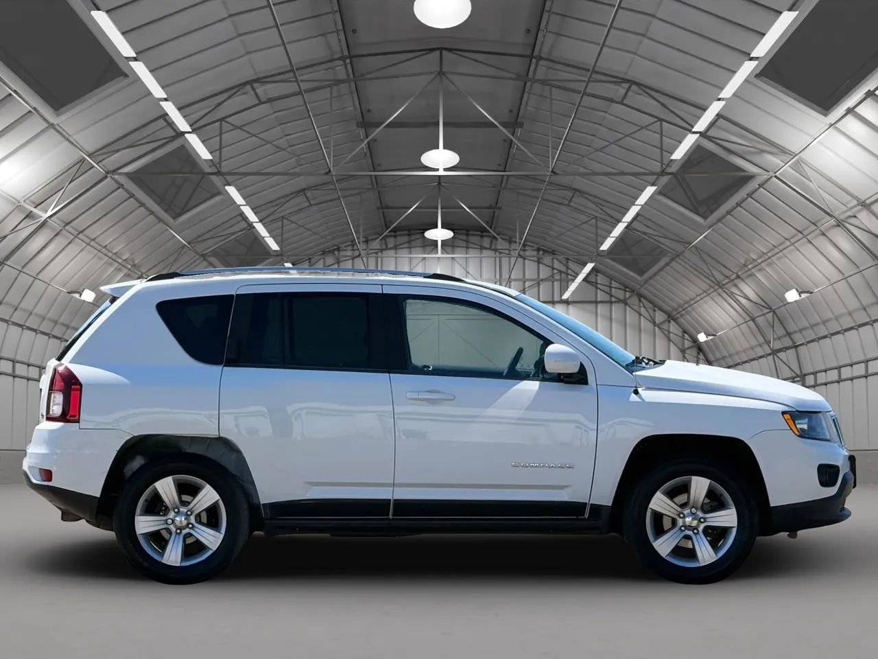 Used 2014 Jeep Compass Latitude AWD/4WD image 7