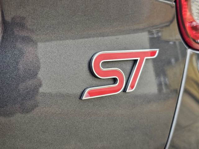 Certified 2018 Ford Focus ST w/ Equipment Group 401A image 30