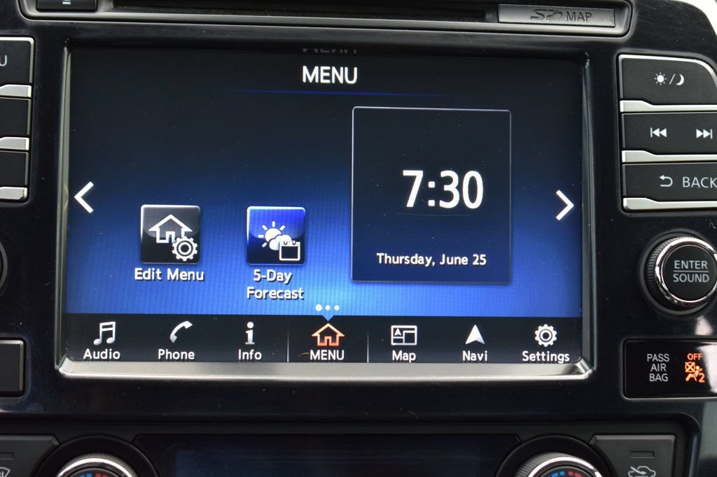 Used 2017 Nissan Maxima FWD image 24