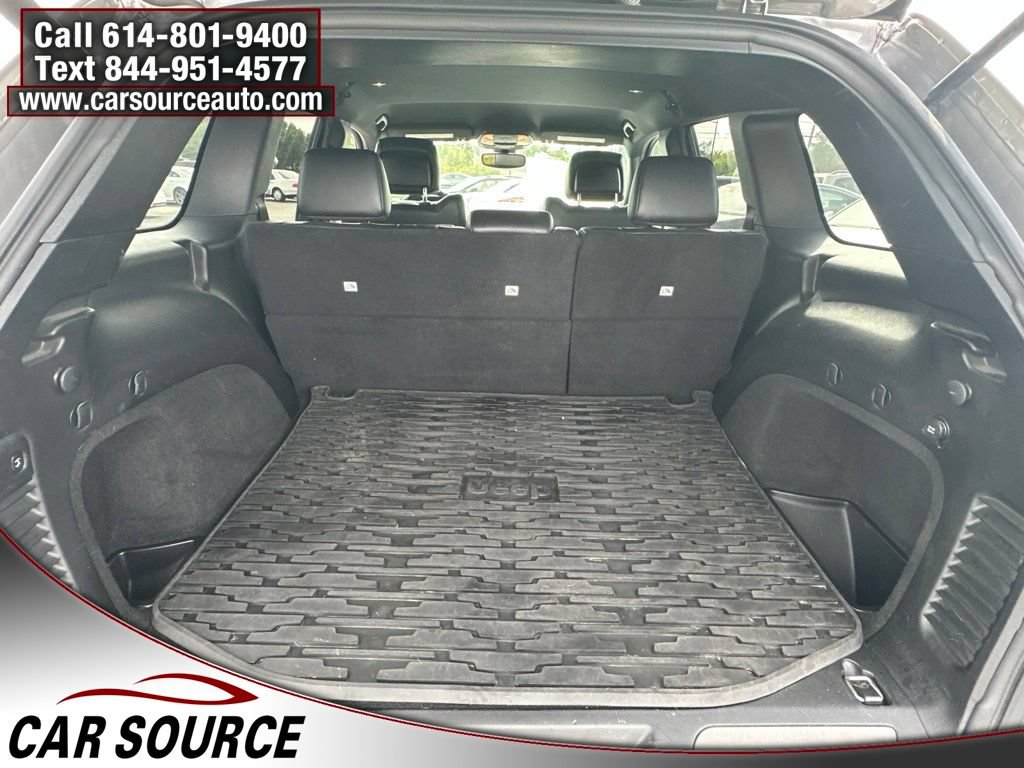Used 2019 Jeep Grand Cherokee Limited AWD/4WD image 19