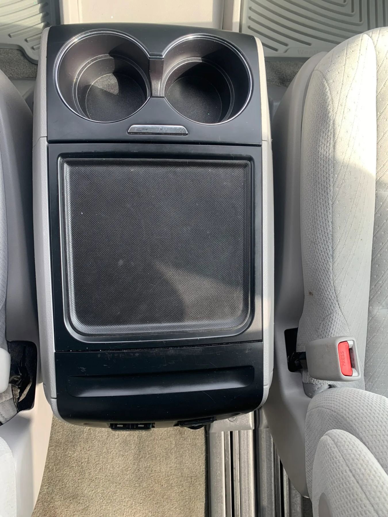 Used 2019 Toyota Sienna LE FWD image 29