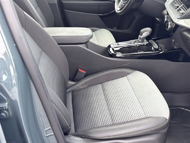 Used 2026 Chevrolet Trax LT w/ Sunroof Package FWD image 27