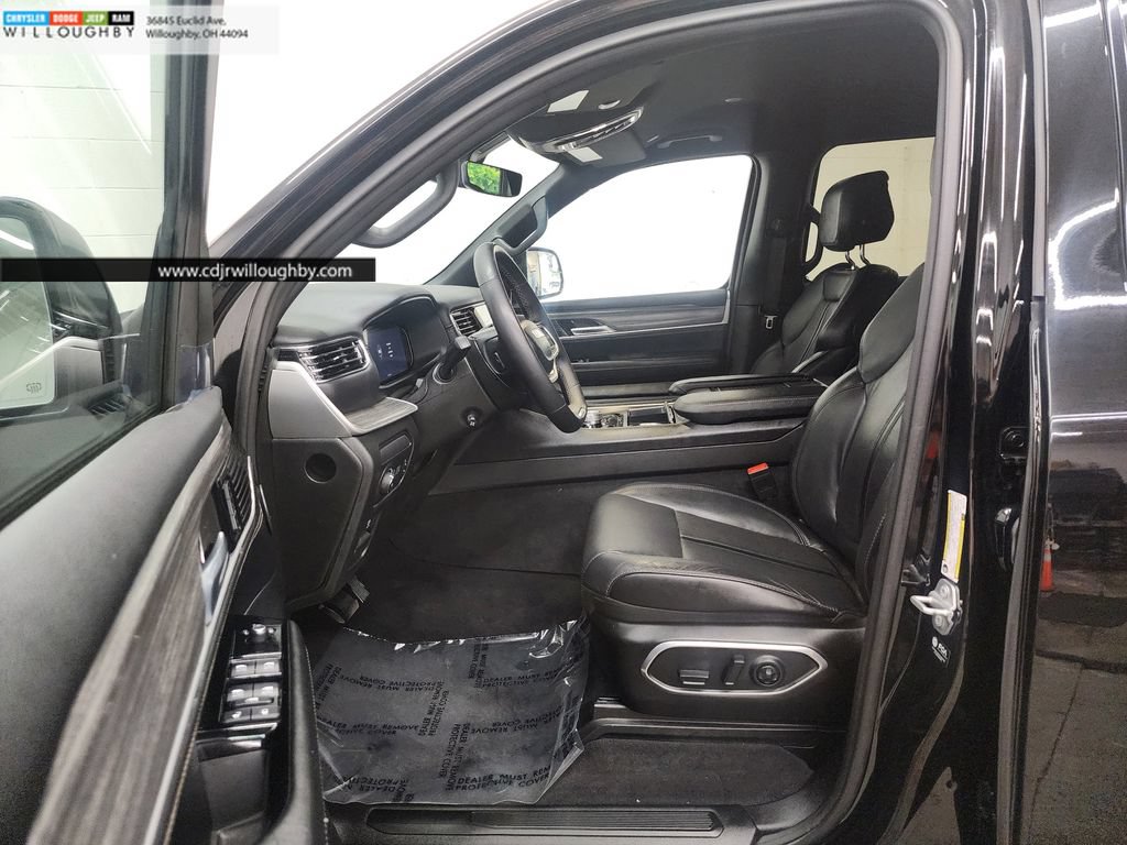 Used 2024 Jeep Wagoneer Series II AWD/4WD image 12