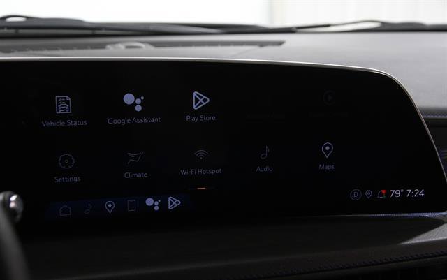 Used 2024 Cadillac XT4 Sport w/ Cold Weather Package image 9