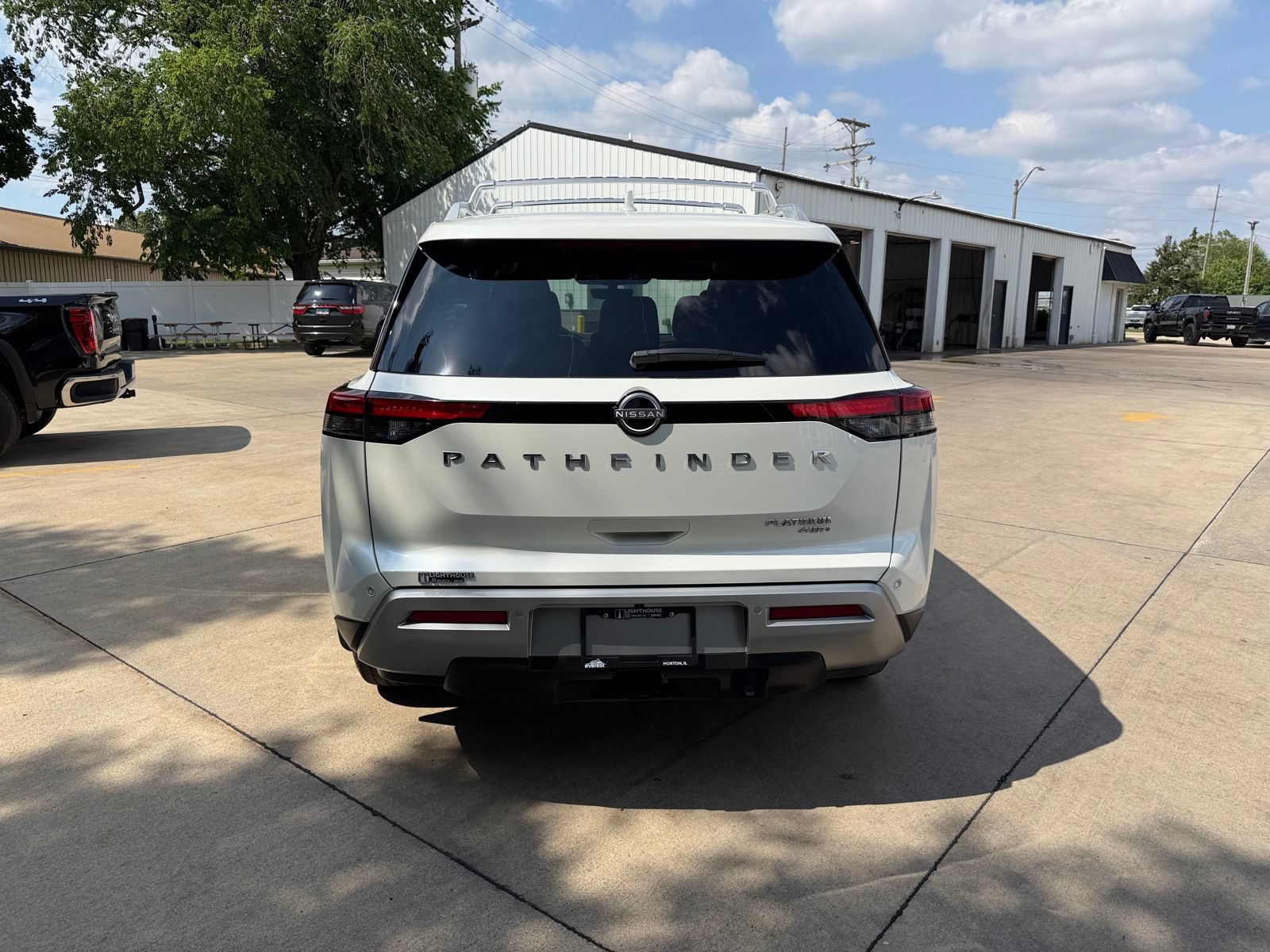 Used 2024 Nissan Pathfinder Platinum AWD/4WD image 29