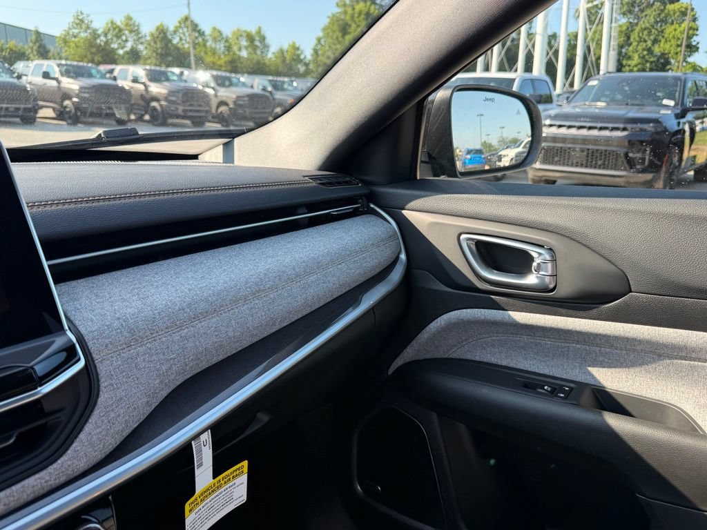 New 2026 Jeep Compass Latitude AWD/4WD image 22