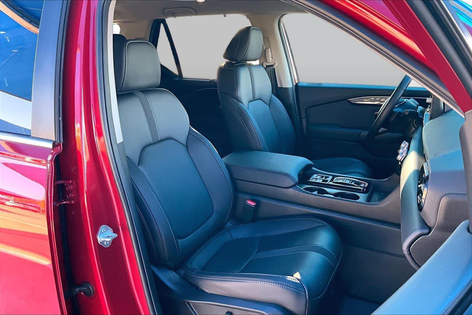 Used 2025 Honda Pilot EX-L image 9