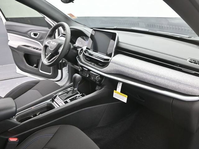 Used 2025 Jeep Compass Sport w/ Mopar Graphics Package image 12