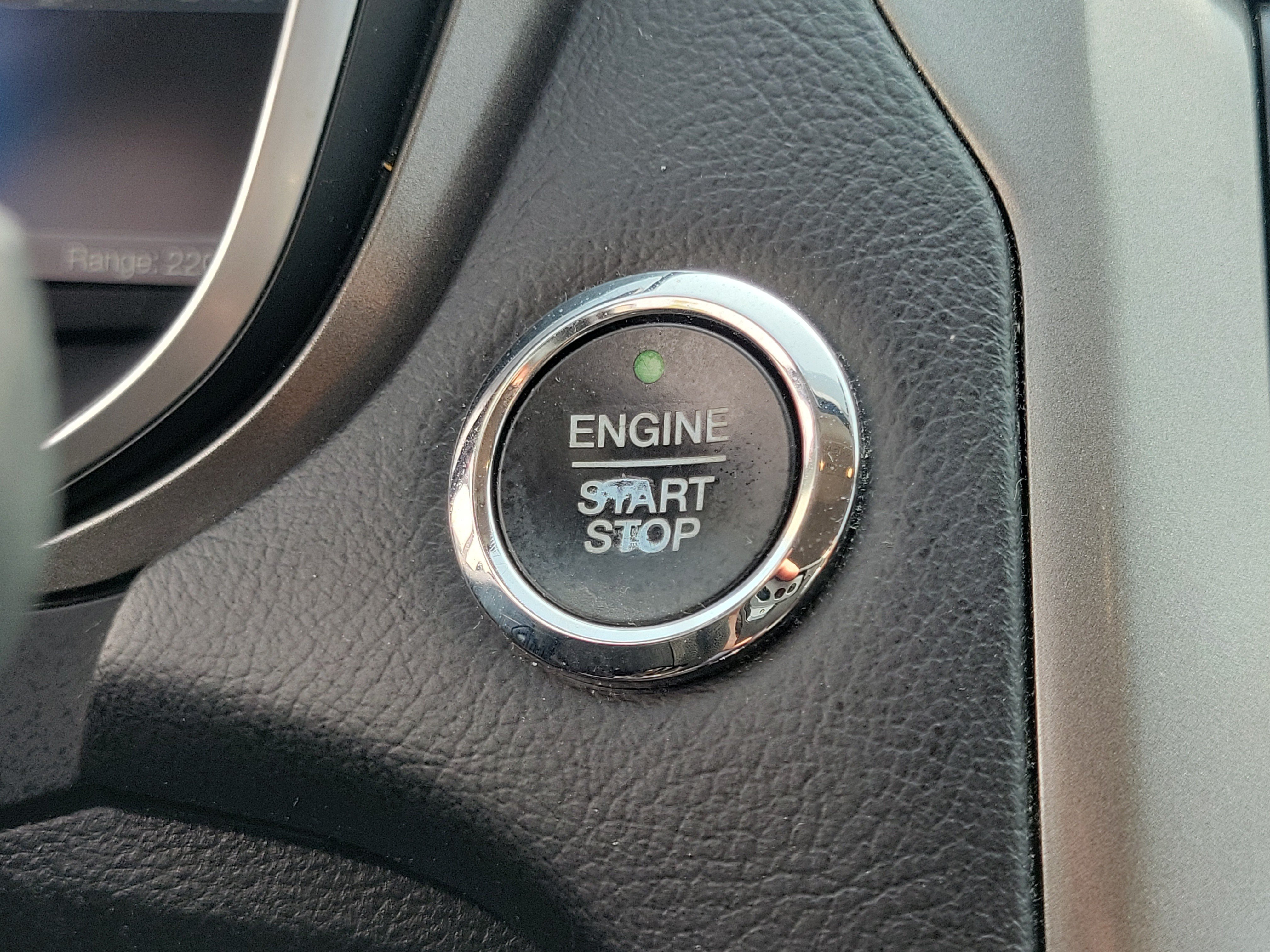 Used 2018 Ford Fusion SE FWD image 28