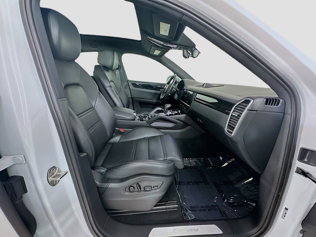 Certified 2022 Porsche Cayenne Coupe image 31