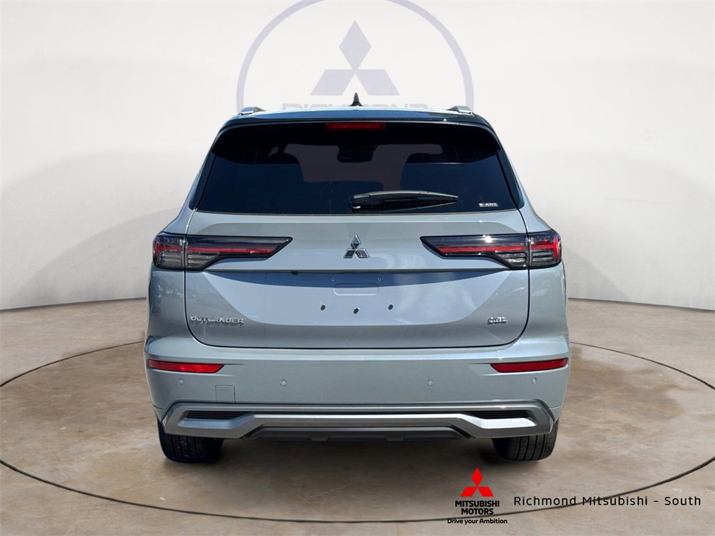 New 2025 Mitsubishi Outlander SEL image 4