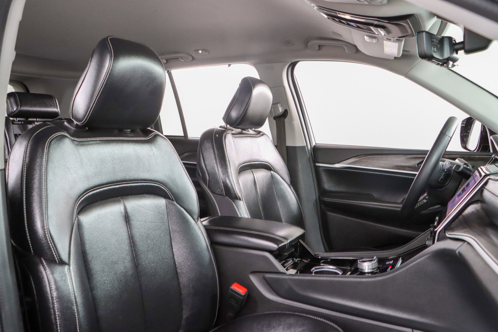 Used 2023 Jeep Grand Cherokee Limited w/ Luxury Tech Group II image 27