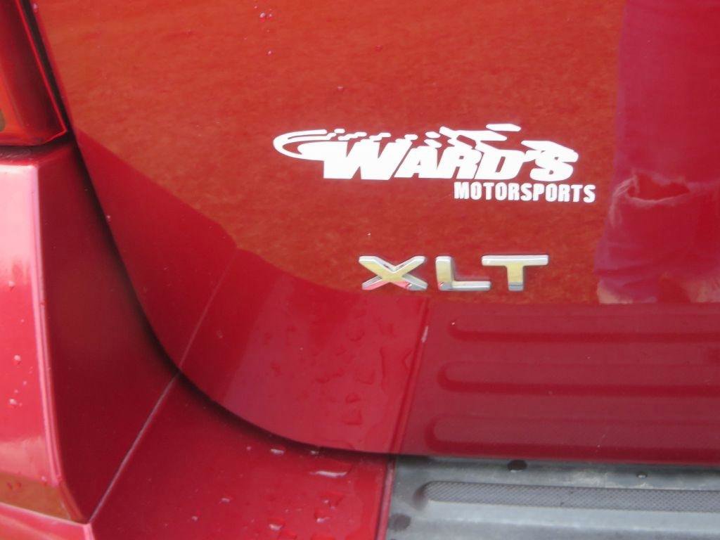 Used 2015 Ford Expedition XLT w/ Equipment Group 201A RWD image 9