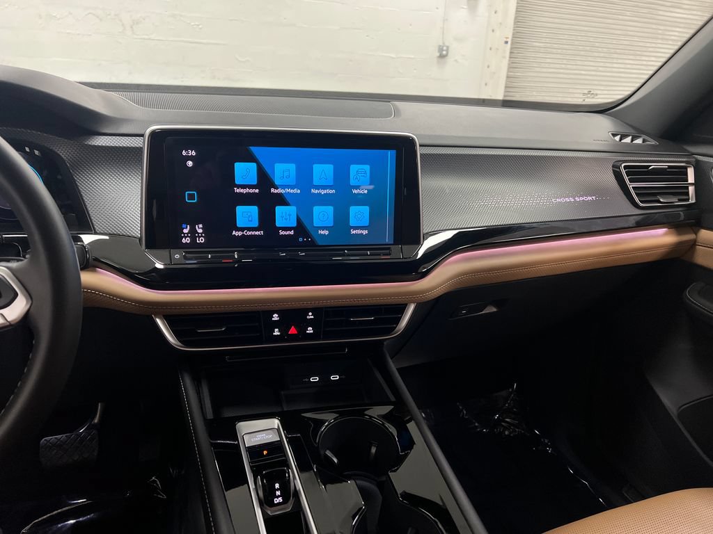 Used 2024 Volkswagen Atlas Cross Sport SEL AWD/4WD image 19