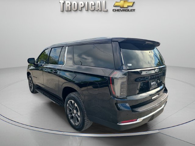 Used 2025 Chevrolet Suburban LT w/ Comfort Package RWD image 3