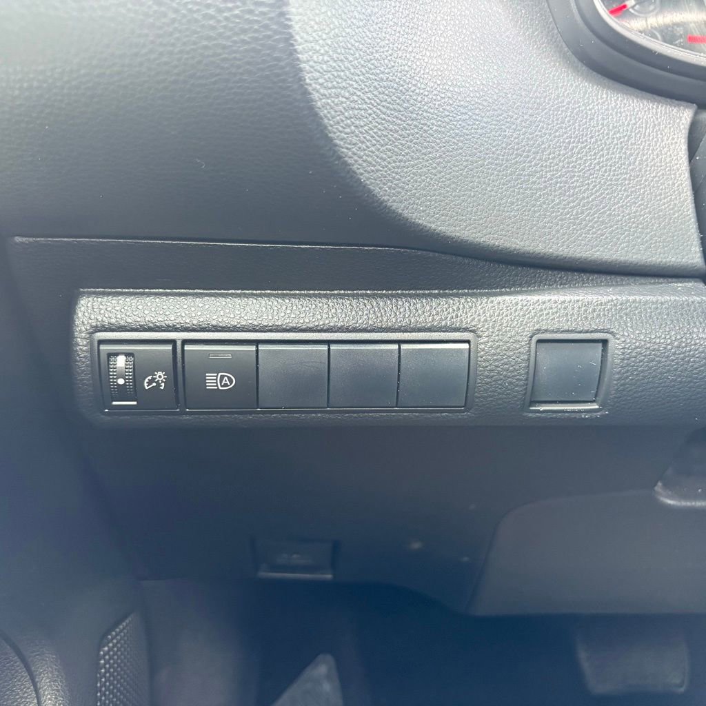 Used 2021 Toyota Corolla SE w/ SE Premium Package image 24