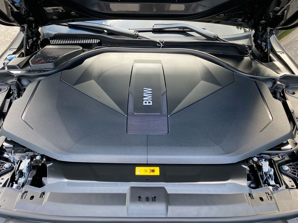 Used 2025 BMW i5 eDrive40i w/ Premium Package image 11