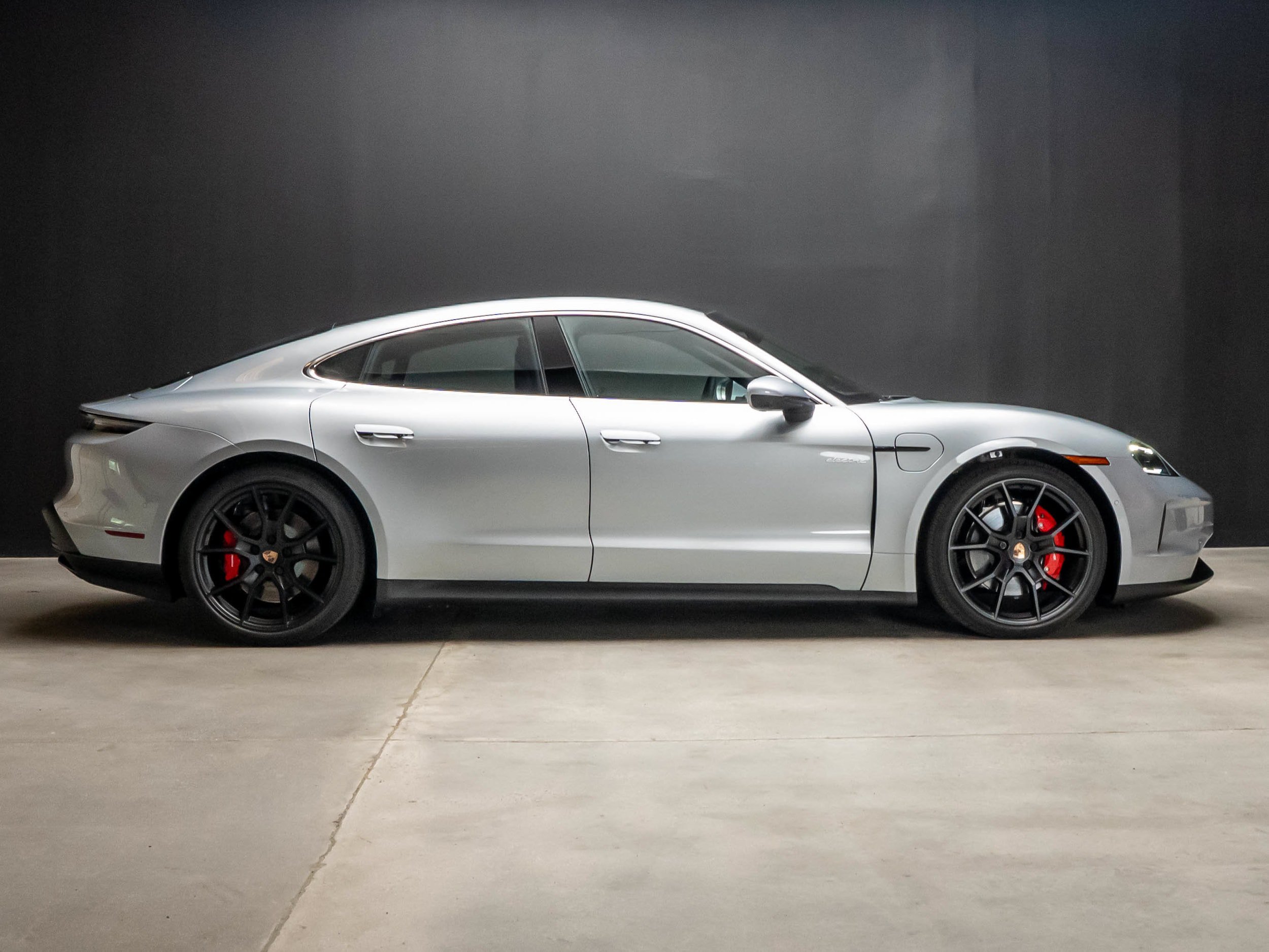 New 2026 Porsche Taycan 4S AWD/4WD image 8