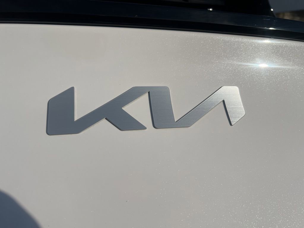 Certified 2025 Kia Sportage EX image 32