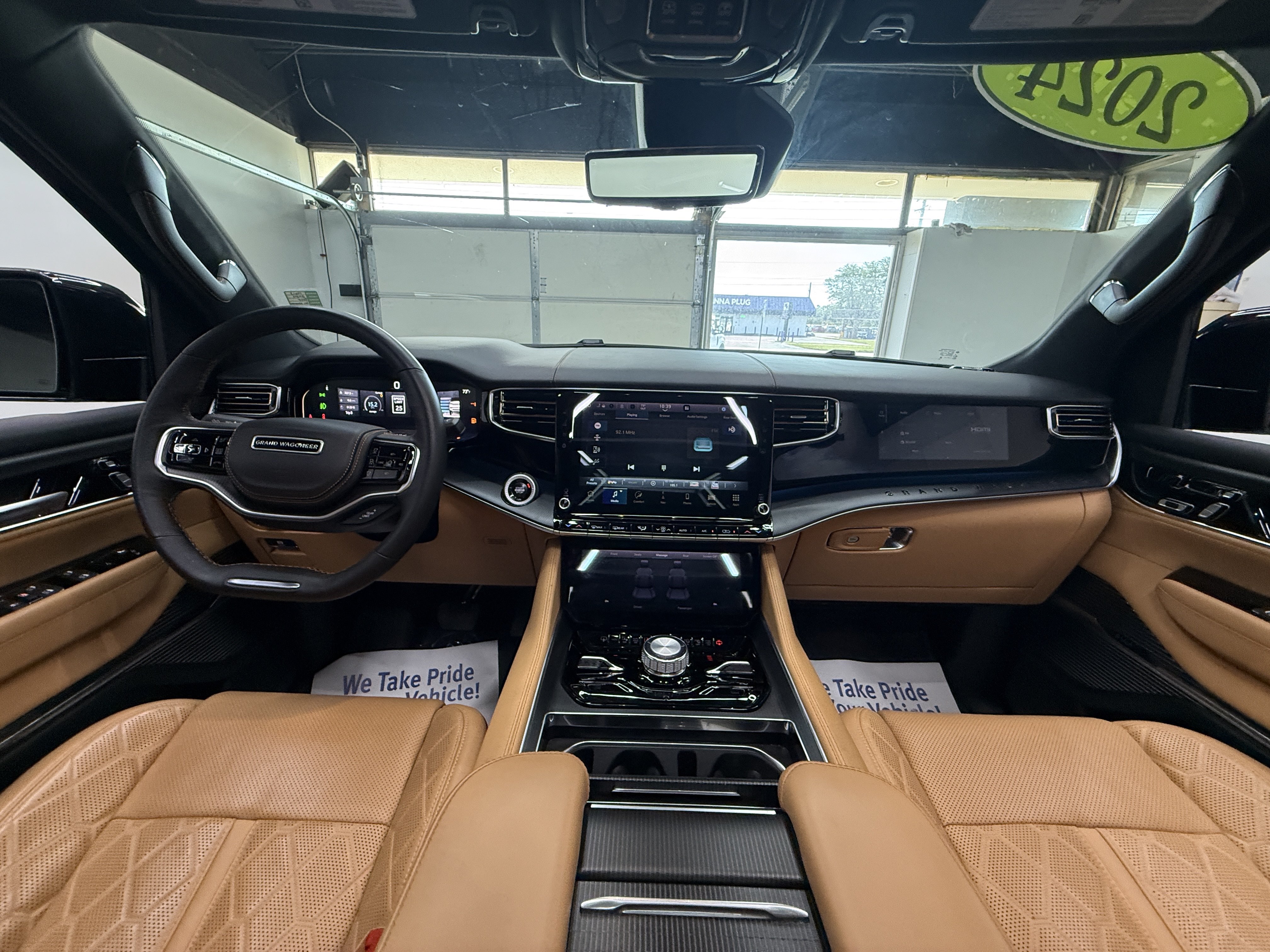 Used 2024 Jeep Grand Wagoneer Series III w/ Rear-Seat Entertainment Group AWD/4WD image 14