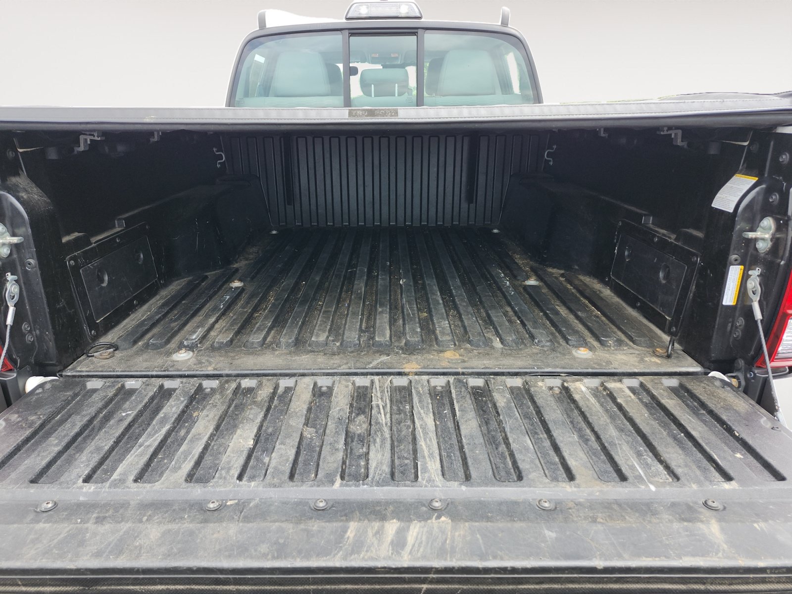 Used 2018 Toyota Tacoma SR w/ SR Convenience Package AWD/4WD image 16