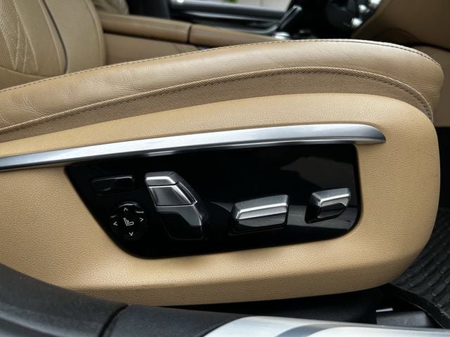 Used 2016 BMW 750i xDrive AWD/4WD image 29