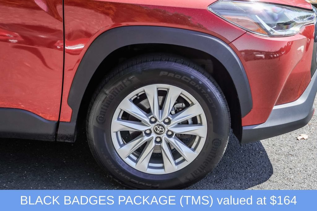 Used 2022 Toyota Corolla Cross LE w/ Moonroof Package AWD/4WD image 7