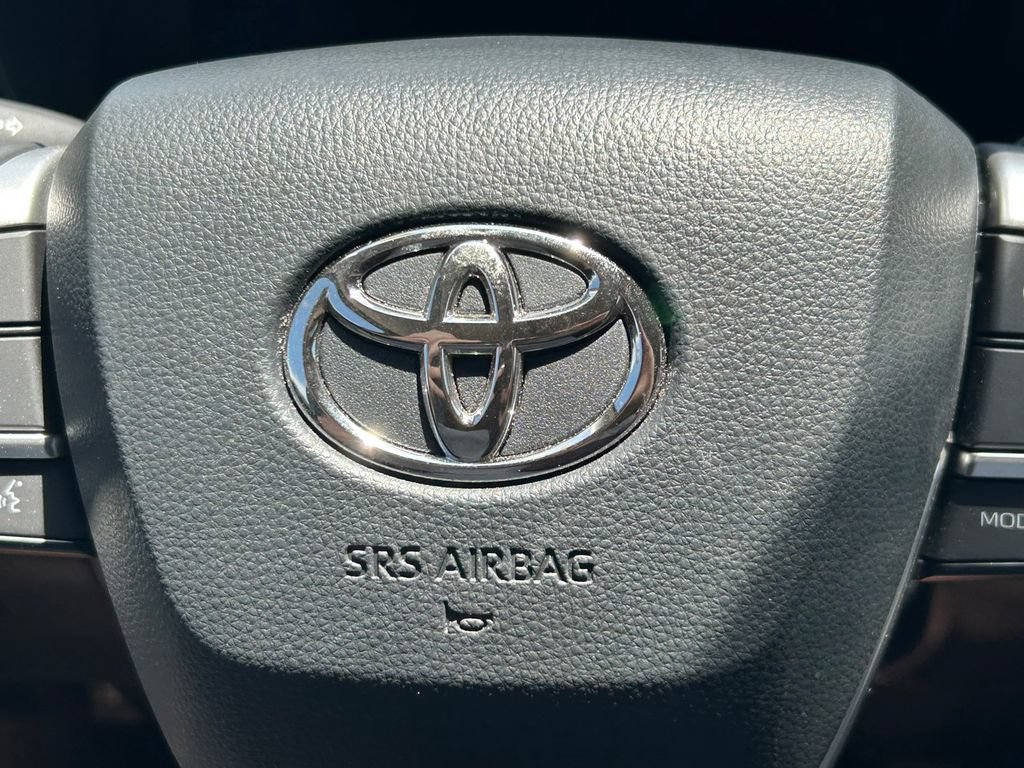 Used 2023 Toyota Highlander Platinum FWD image 45