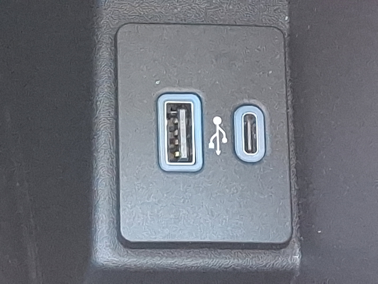 Used 2022 Ford Edge Titanium image 24