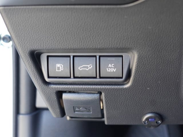 Used 2024 Toyota Prius Prime Premium FWD image 19