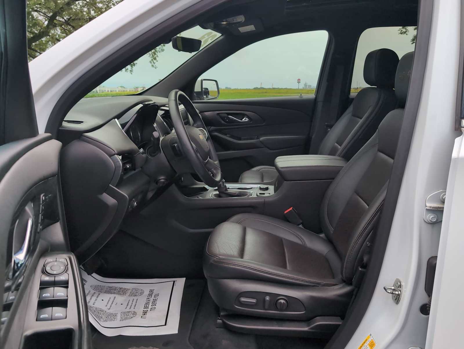 Used 2023 Chevrolet Traverse High Country FWD image 20