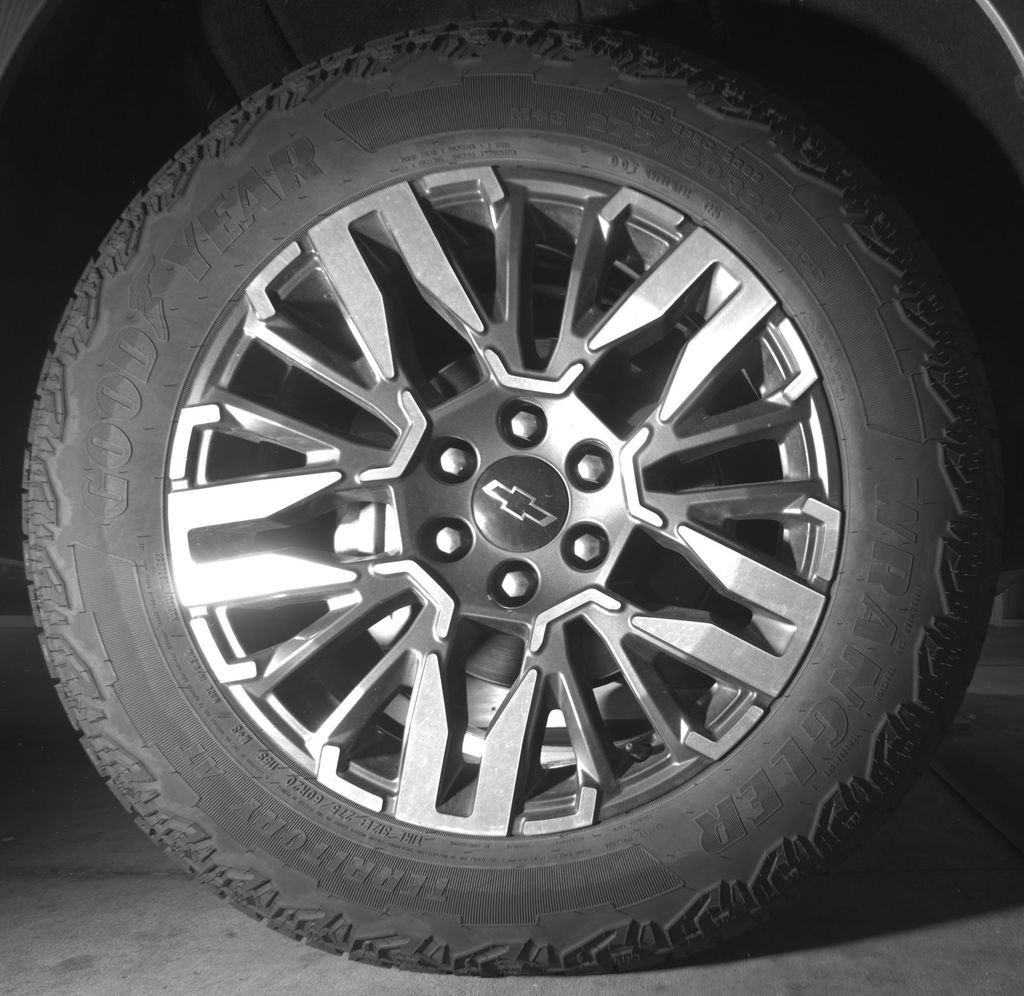 Used 2026 Chevrolet Tahoe Z71 w/ Comfort Package AWD/4WD image 12