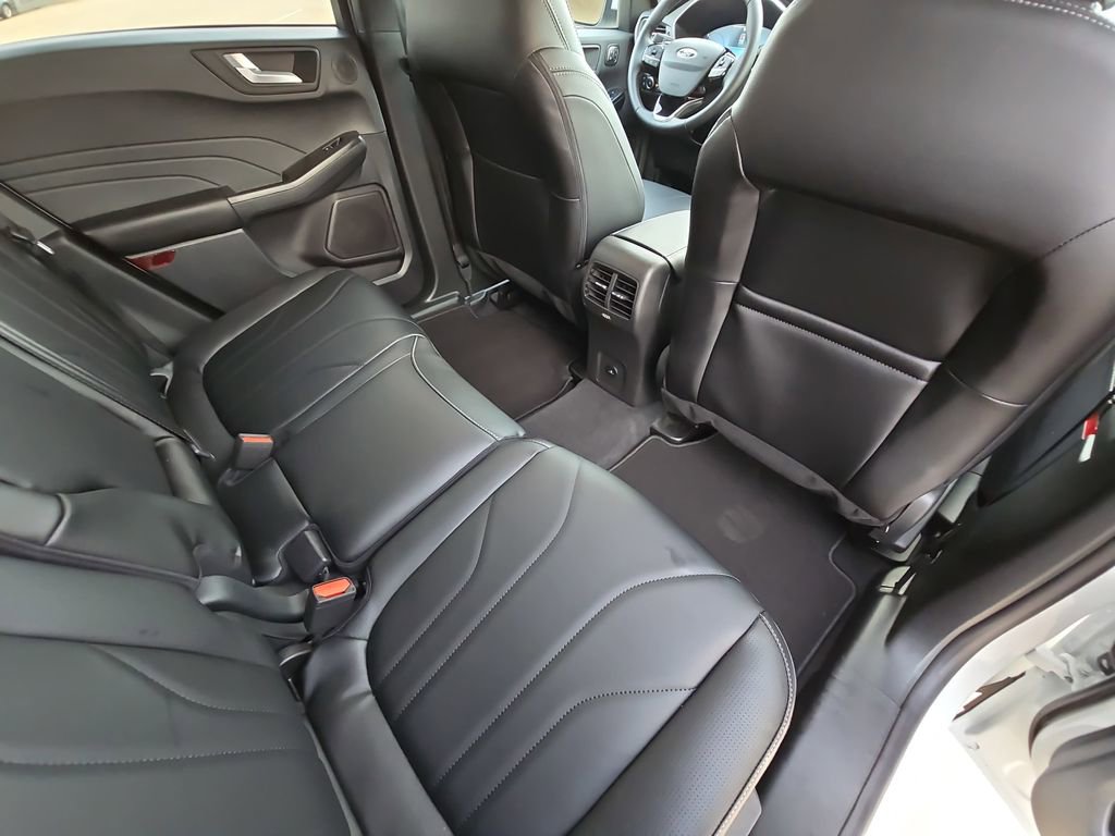 New 2026 Ford Escape SE w/ PHEV Premium Package image 18