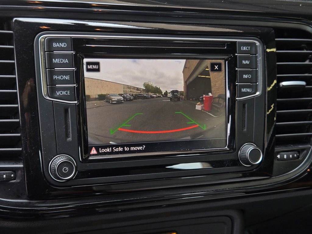 Used 2017 Volkswagen Beetle 1.8T S FWD image 17