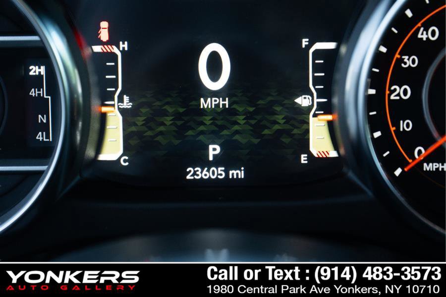 Used 2023 Jeep Wrangler Unlimited Rubicon w/ Safety Group AWD/4WD image 36