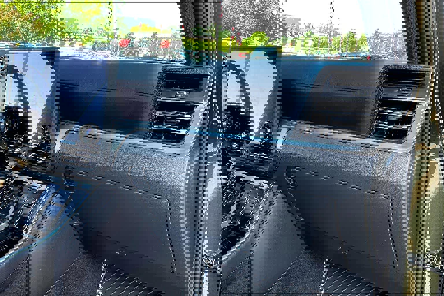 Used 2025 Lexus GX 550 AWD/4WD image 18