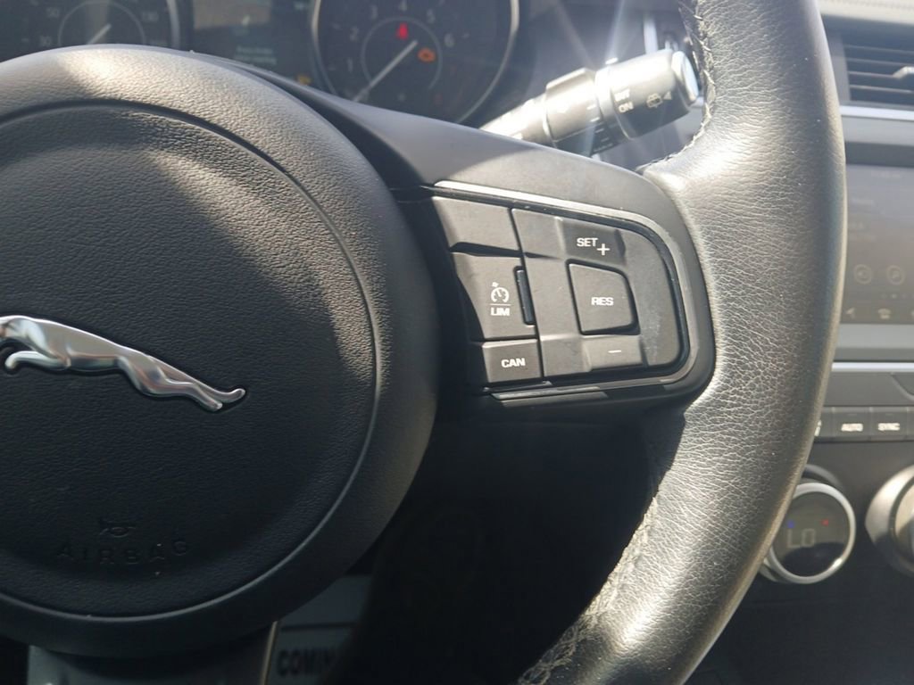 Used 2020 Jaguar E-PACE SE image 23