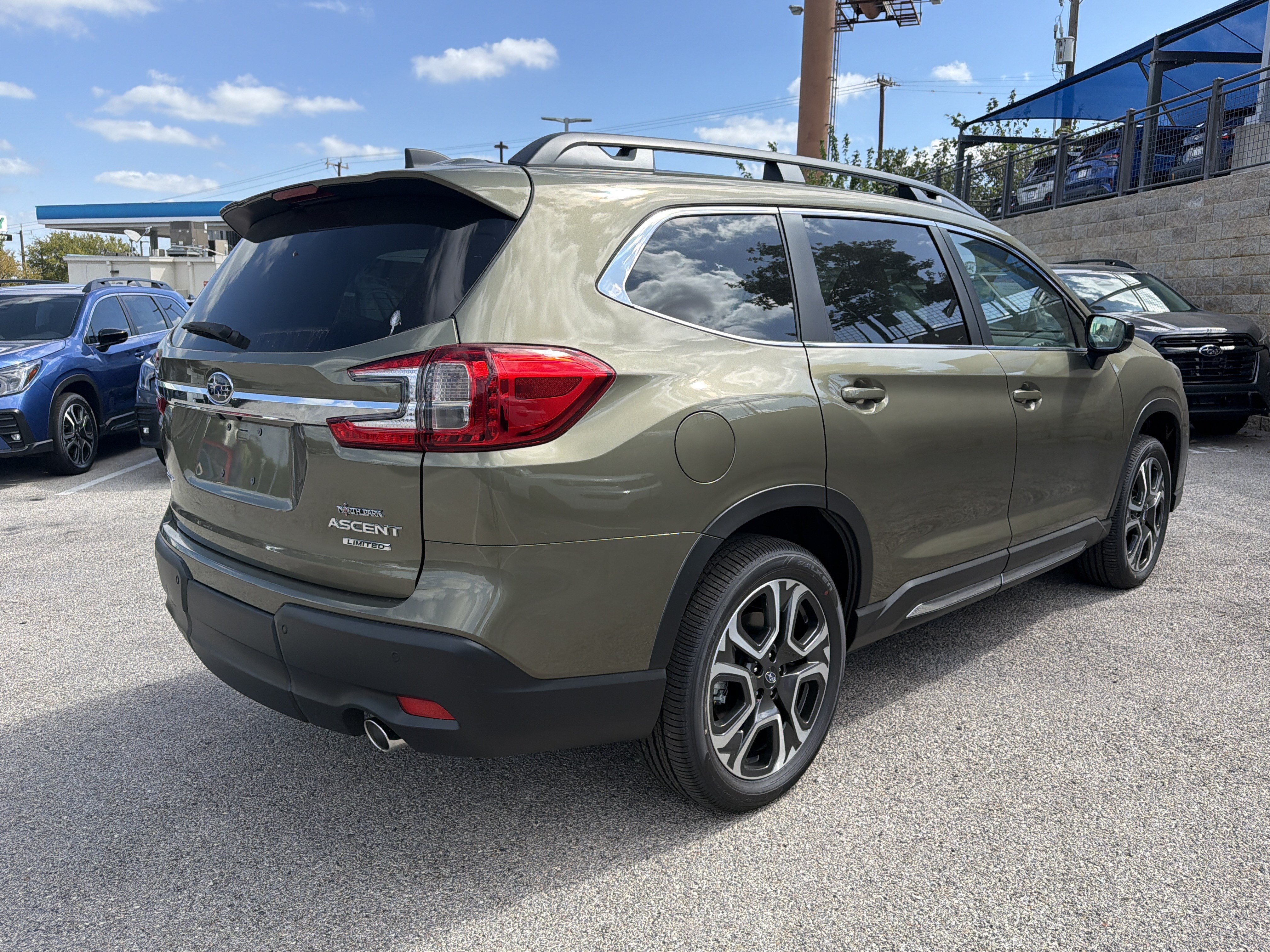 New 2027 Subaru Ascent Limited AWD/4WD image 3