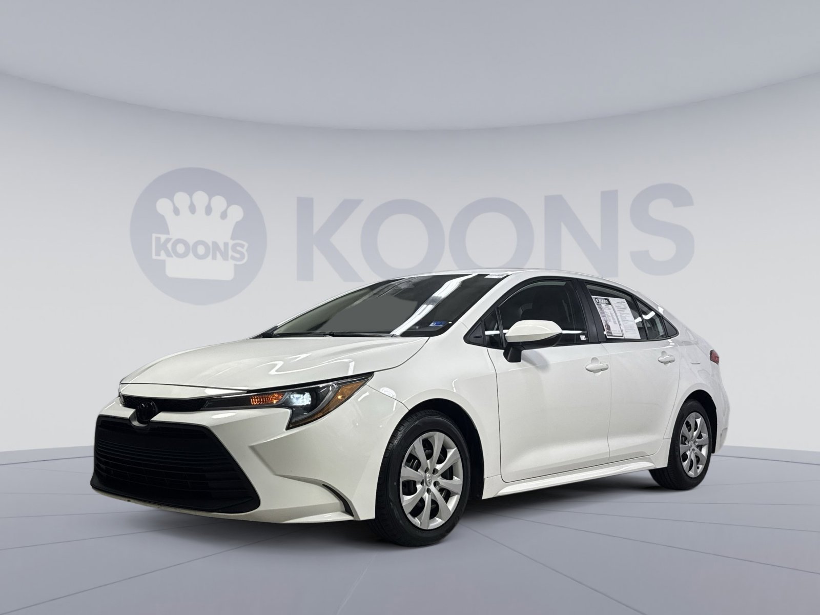 Used 2023 Toyota Corolla LE image 1